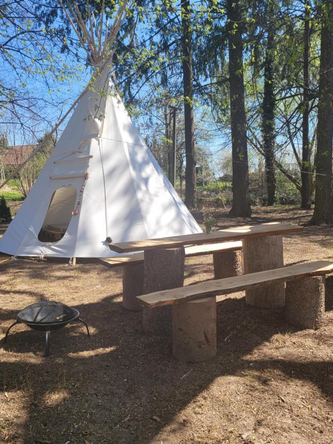 Chateau Moravany - Apartmany, Teepee A Wellness Ronov Nad Doubravou Екстер'єр фото