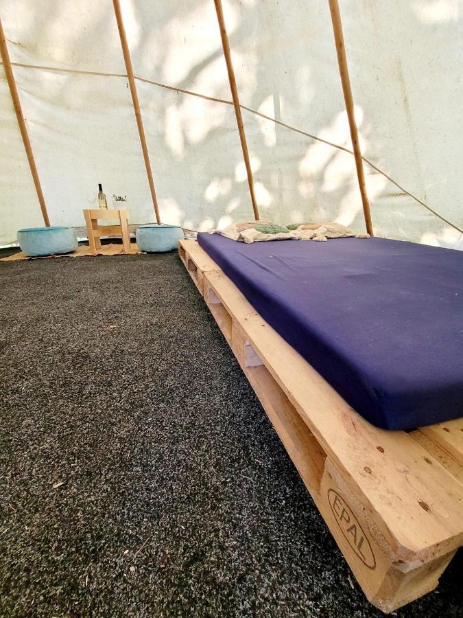 Chateau Moravany - Apartmany, Teepee A Wellness Ronov Nad Doubravou Екстер'єр фото