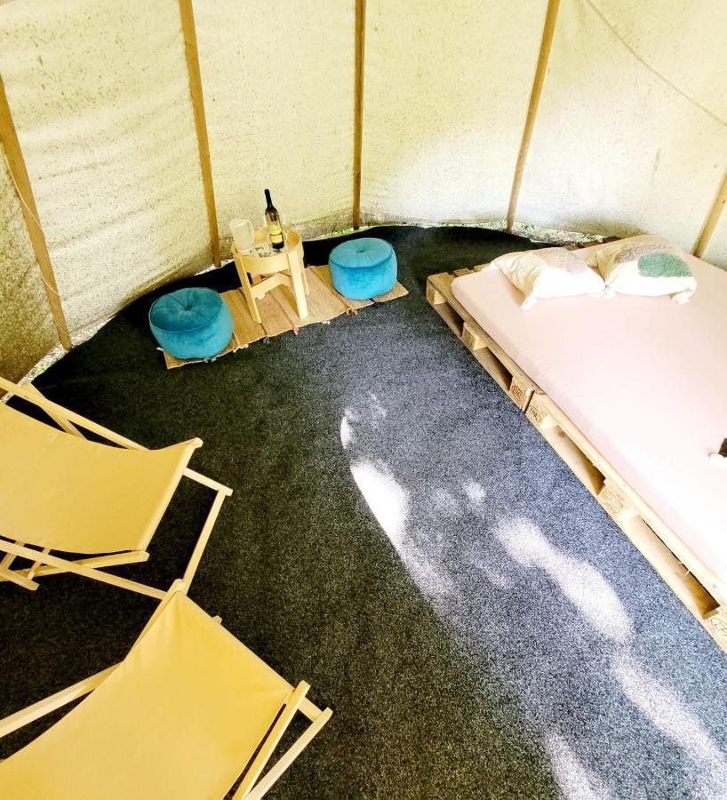 Chateau Moravany - Apartmany, Teepee A Wellness Ronov Nad Doubravou Екстер'єр фото