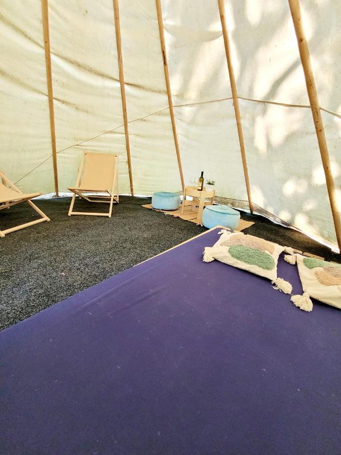 Chateau Moravany - Apartmany, Teepee A Wellness Ronov Nad Doubravou Екстер'єр фото