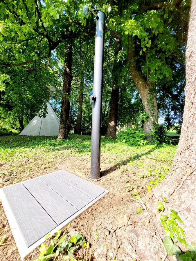 Chateau Moravany - Apartmany, Teepee A Wellness Ronov Nad Doubravou Екстер'єр фото